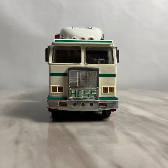 Rare 1997 Hess Oil Toy Truck with Racers - Tested Working Model - Picture 3 of 7